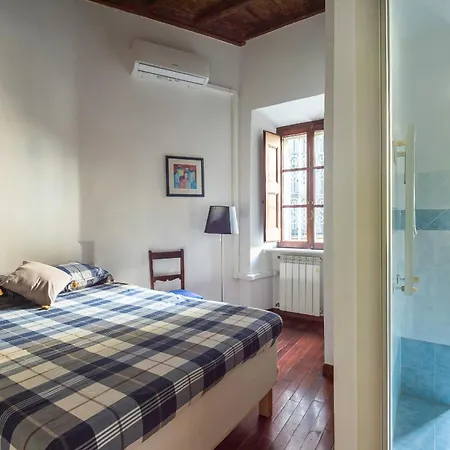 Trastevere Lungaretta * Рим