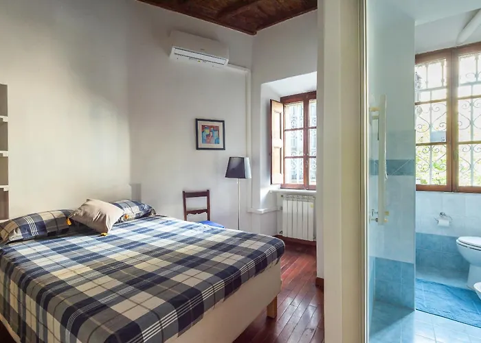 Trastevere Lungaretta * Rome